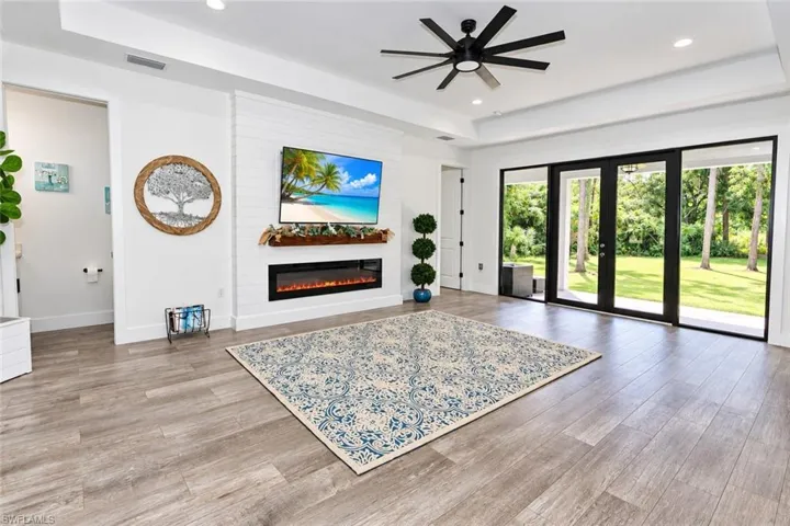 2612 14th Ave Ne, Naples, Florida 34120