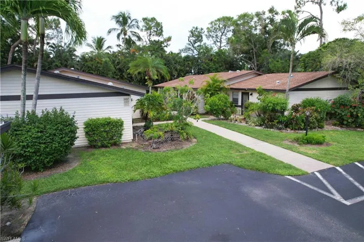 1001 Pine Isle Ln 1001, Naples, Florida 34112