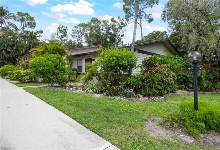 1001 Pine Isle Ln 1001, Naples, Florida 34112