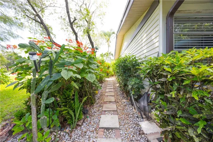 1001 Pine Isle Ln 1001, Naples, Florida 34112