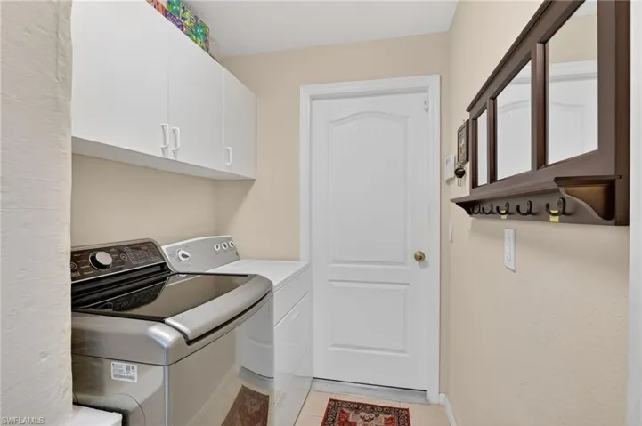 1223 40th Pl, Cape Coral, Florida 33993