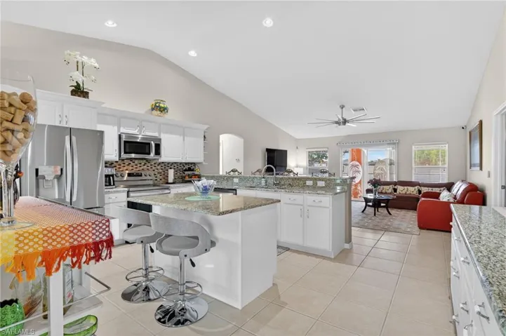 1223 40th Pl, Cape Coral, Florida 33993