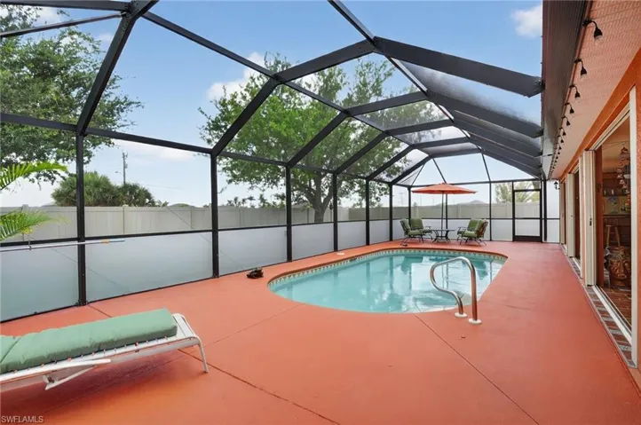 1223 40th Pl, Cape Coral, Florida 33993