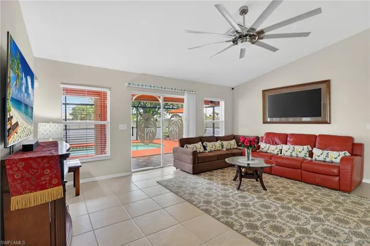 1223 40th Pl, Cape Coral, Florida 33993