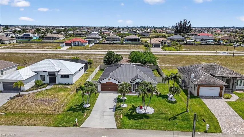 1223 40th Pl, Cape Coral, Florida 33993