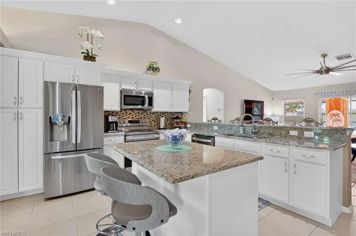 1223 40th Pl, Cape Coral, Florida 33993