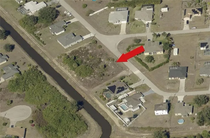 1005  Cedartree  AVE, Lehigh Acres, FL 33971