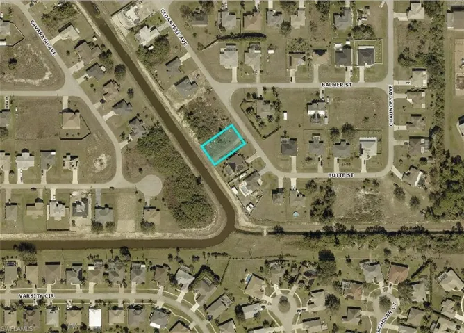 1005  Cedartree  AVE, Lehigh Acres, FL 33971