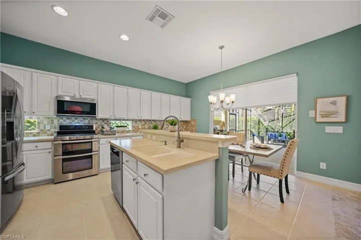 Spacious Kitchen with Island