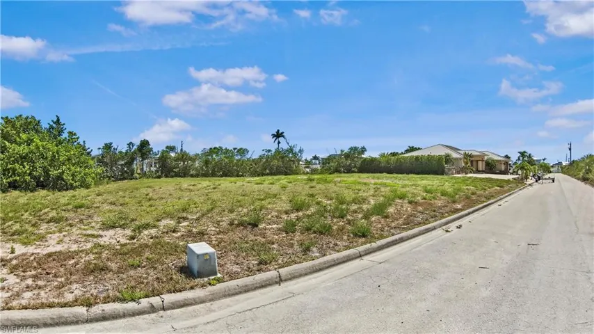 2807 Cussell Dr, St. James City, Florida 33956