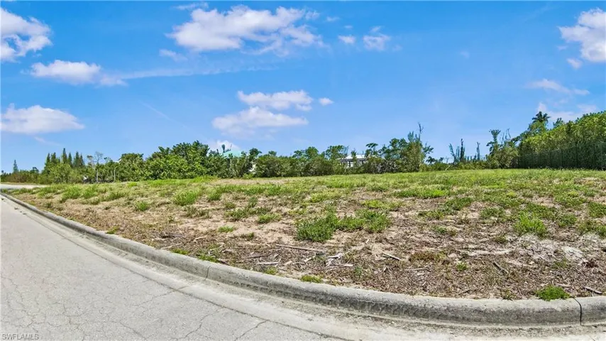 2807 Cussell Dr, St. James City, Florida 33956