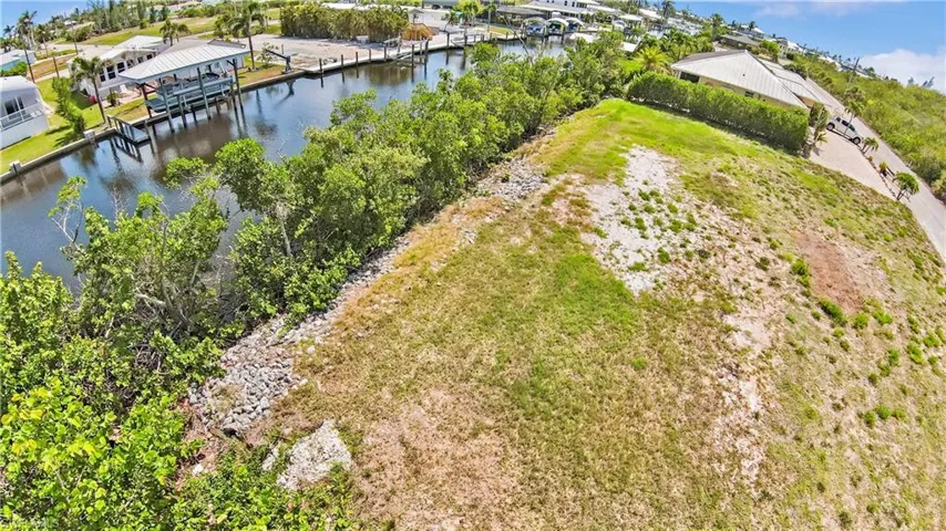 2807 Cussell Dr, St. James City, Florida 33956