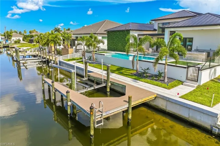 156 Sw 52nd Ter, Cape Coral, Florida 33914
