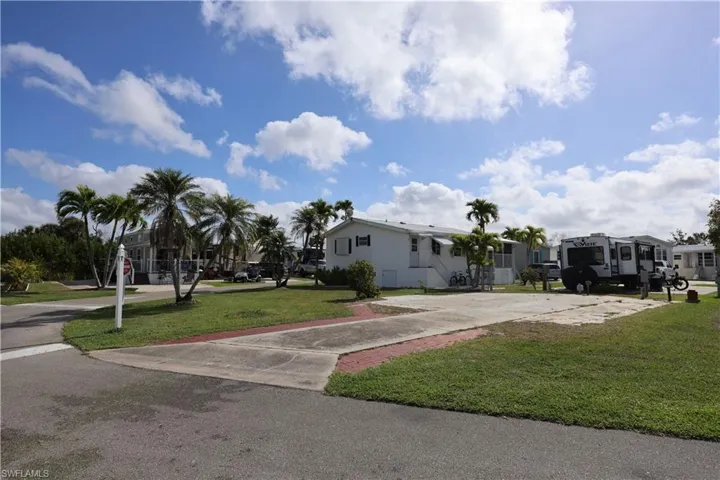 One of the largest pet-friendly corner lot in Palmetto Palms