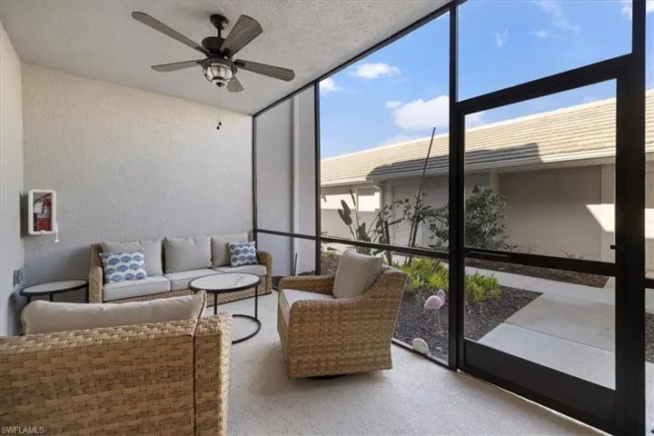 Front lanai, fantastic for entertaining!