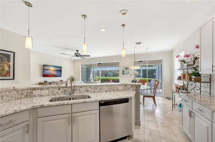 5628 Lago Villaggio WAY, NAPLES FL 34104