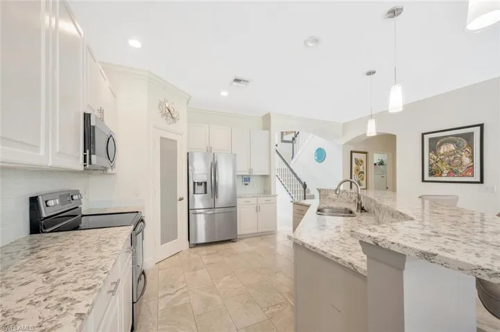 5628 Lago Villaggio WAY, NAPLES FL 34104