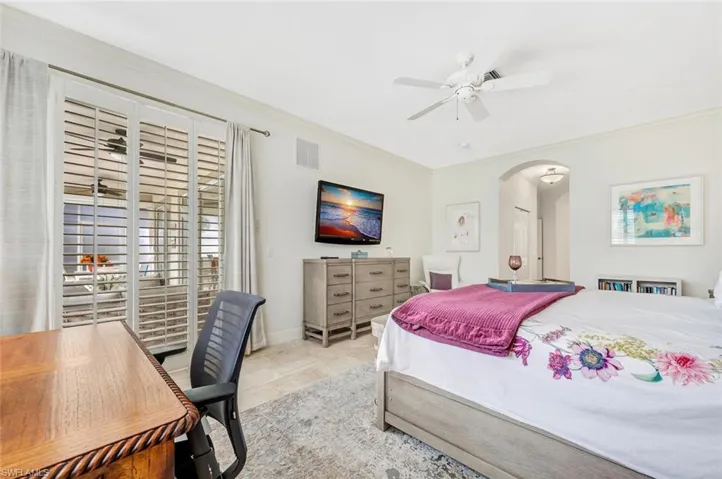 5628 Lago Villaggio WAY, NAPLES FL 34104