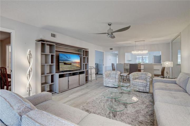 5863 Cobblestone LN # F106, NAPLES FL 34112