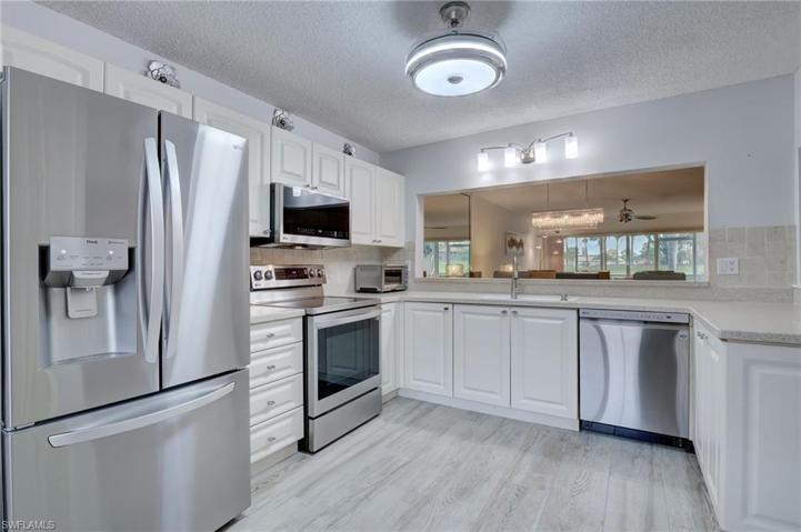 5863 Cobblestone LN # F106, NAPLES FL 34112