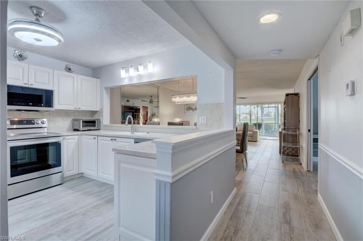 5863 Cobblestone LN # F106, NAPLES FL 34112