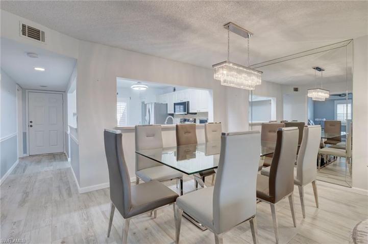 5863 Cobblestone LN # F106, NAPLES FL 34112