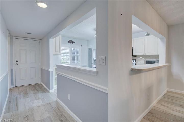 5863 Cobblestone LN # F106, NAPLES FL 34112