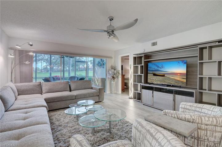 5863 Cobblestone LN # F106, NAPLES FL 34112