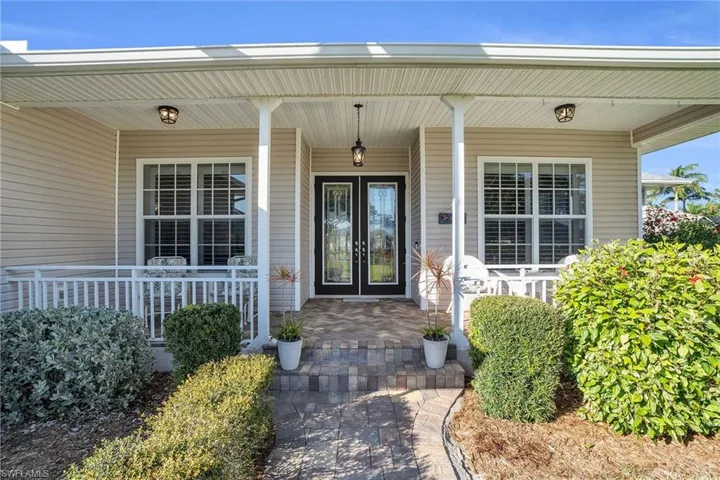 Front Porch for Old Florida Charm and breezes