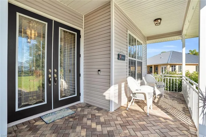 Large front porch for morning coffe and evening breezes