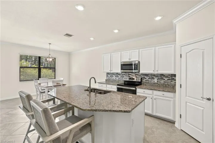 11555  Golden Oak  TER, Fort Myers, FL 33913