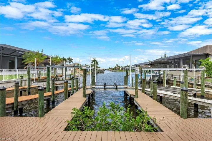 Composite Dock with 7,000 lb Boat Lift