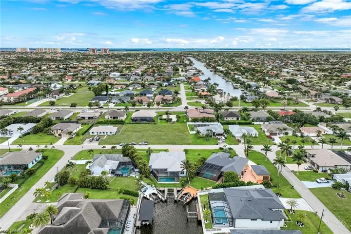 1927 Sw 47th Ter, Cape Coral, Florida 33914