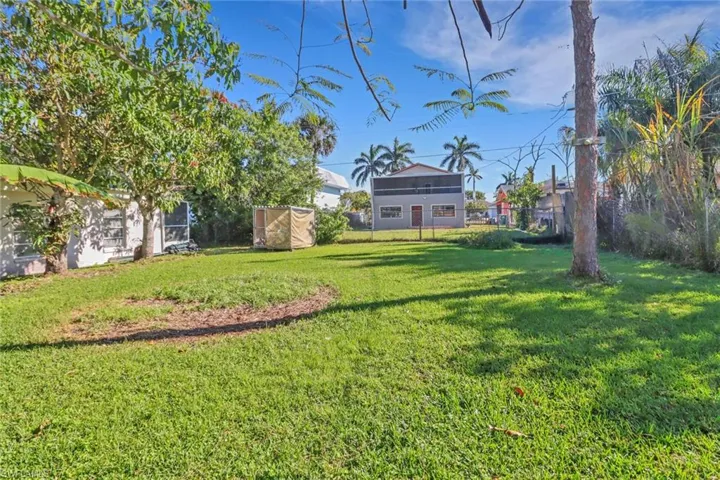 156  4th  ST, Naples, FL 34113