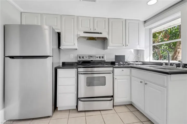 156  4th  ST, Naples, FL 34113