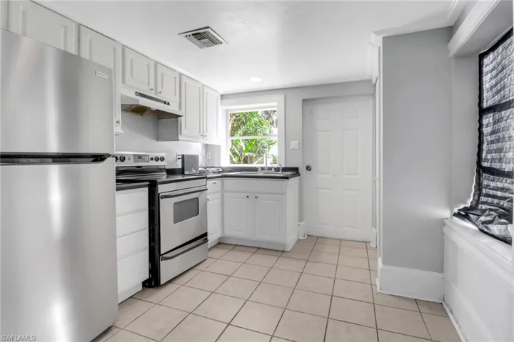 156  4th  ST, Naples, FL 34113