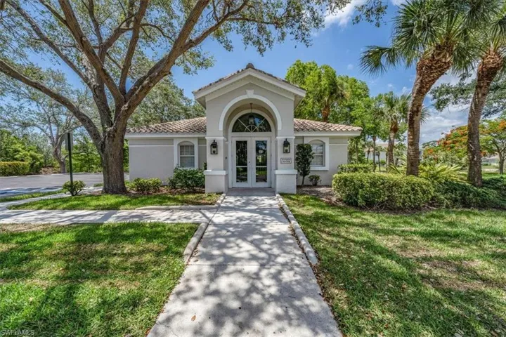 6914 Satinleaf Rd N 103, Naples, Florida 34109
