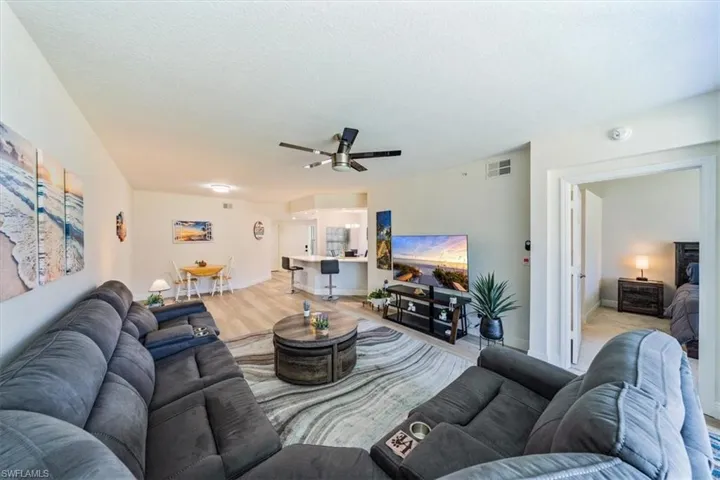 6914 Satinleaf Rd N 103, Naples, Florida 34109