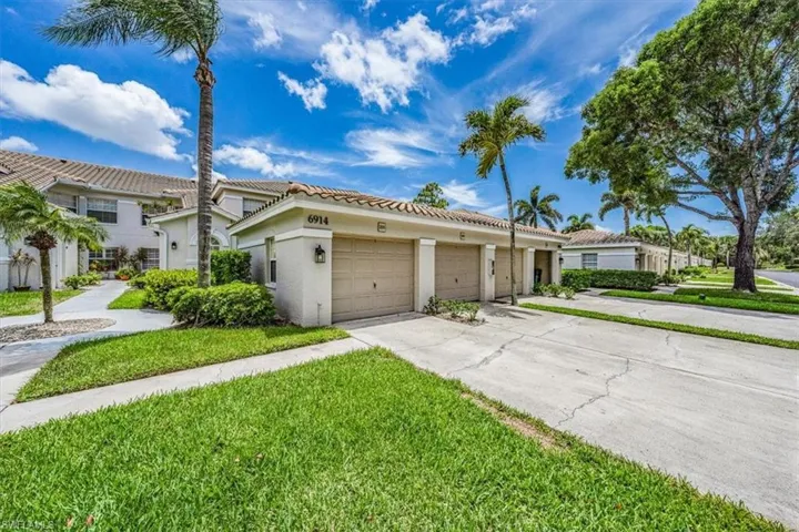 6914 Satinleaf Rd N 103, Naples, Florida 34109