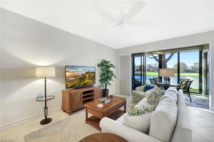 INDOOR-OUTDOOR LIVING!