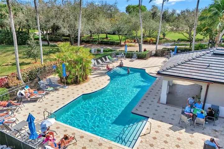 NEARBY POOL AND SPA!