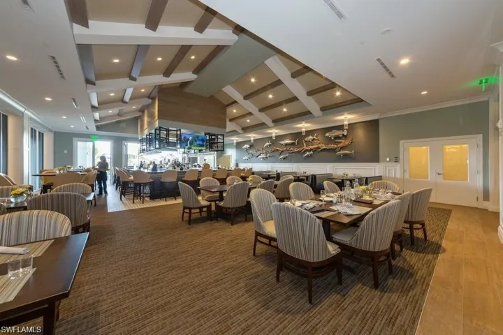 PELICAN PUB AT THE GOLF CLUBHOUSE!