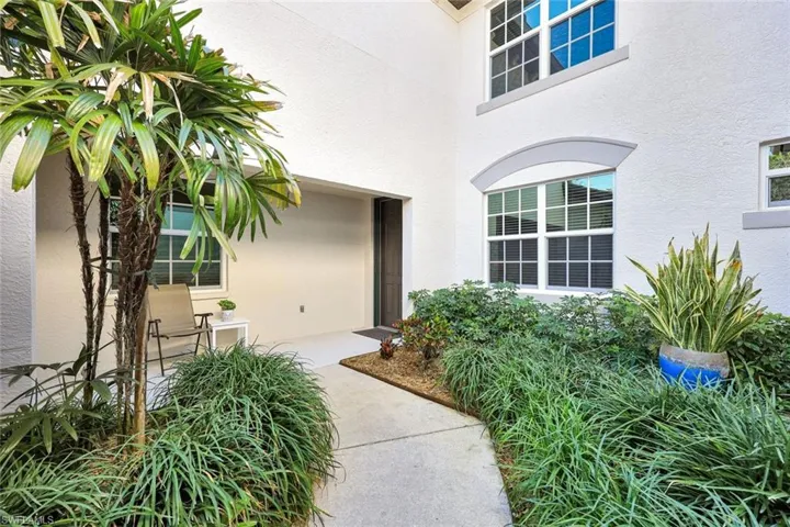 Lovely courtyard entry