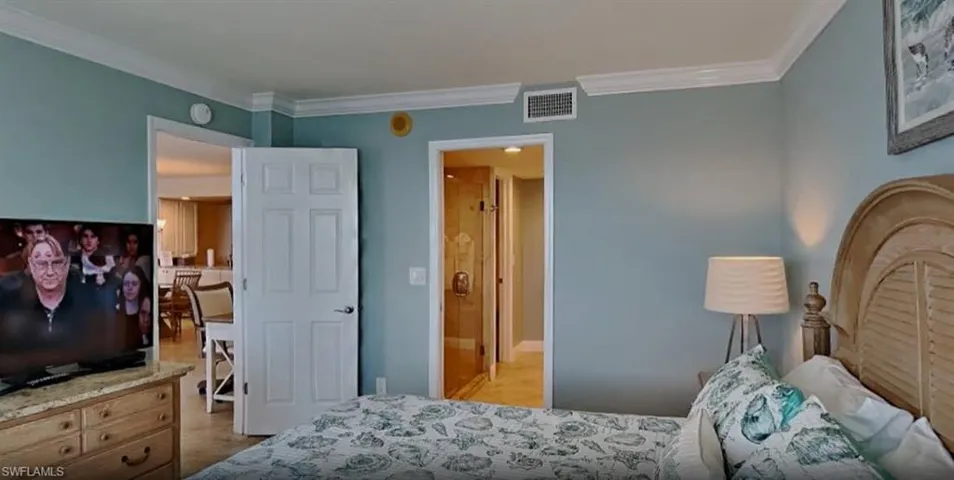 Master Bedroom - King Bed