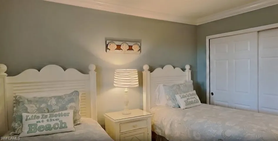Guest Bedroom - Twin Beds