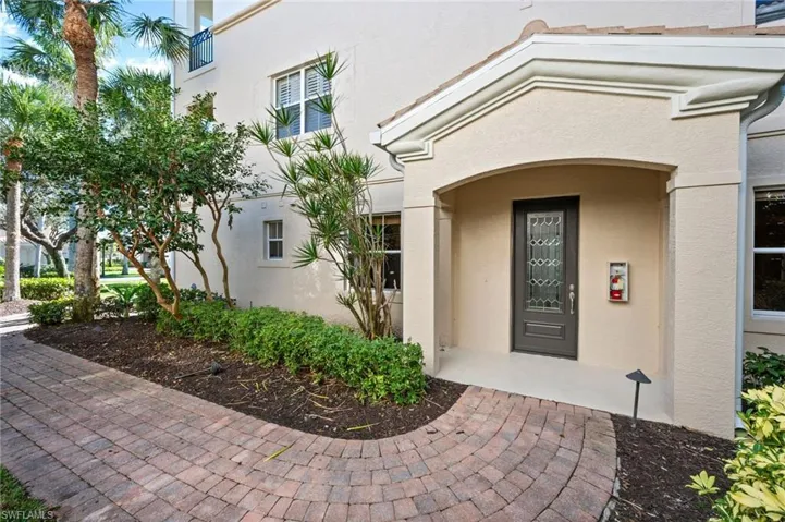 2809  TIBURON E BLVD, Naples, FL 34109