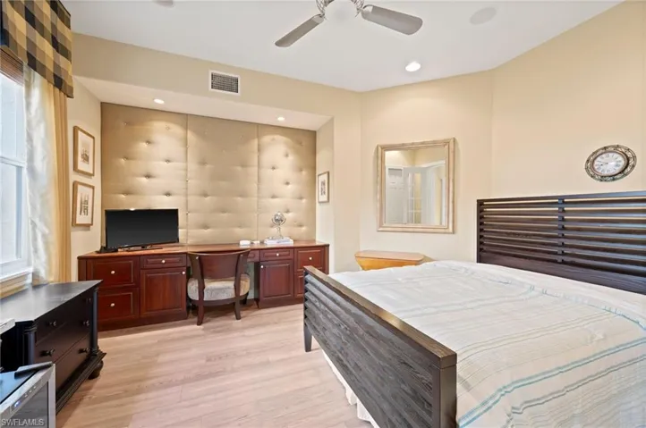 2809  TIBURON E BLVD, Naples, FL 34109