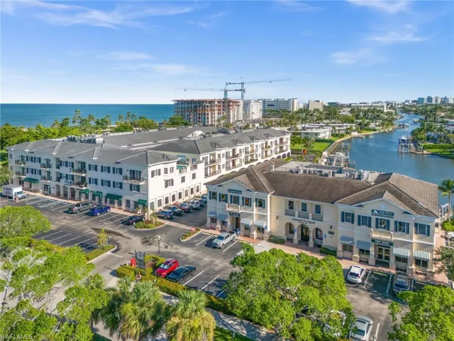 Just moments from the boutiques and restaurants of Charleston Square