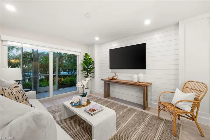 1300 Gulf Shore Blvd N # 109, Naples, Florida 34102