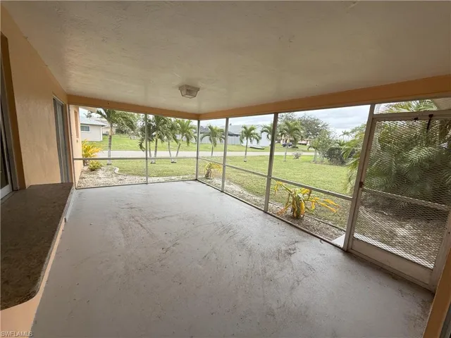 1020 SE 21st  ST, Cape Coral, FL 33990